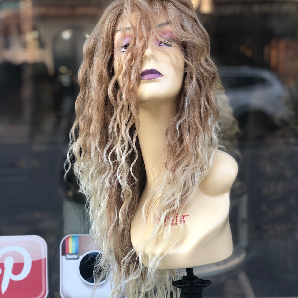 Long Honey Blonde Ombre Soft Swiss Lace Front Wig 2026 - Picture 4 of 8